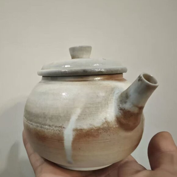 Ceramic TeapotDecorative Tea War
